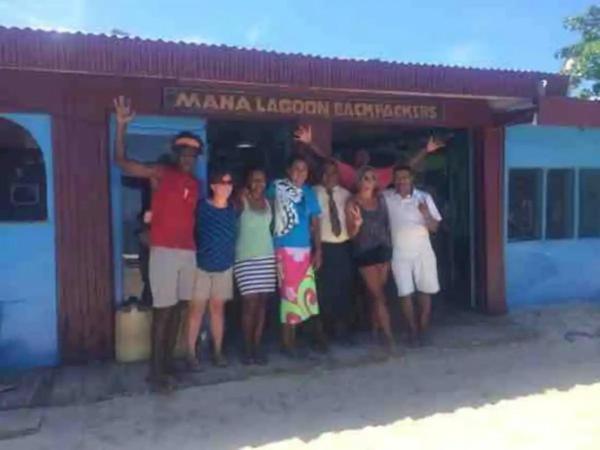 Mana Lagoon Backpackers Villa Екстериор снимка