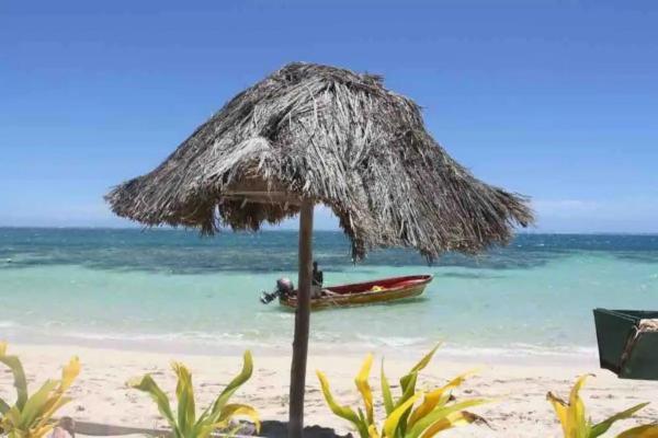 Mana Lagoon Backpackers Villa Екстериор снимка